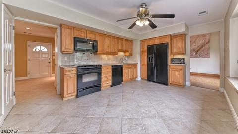 4 Vernon Ct, Wayne, NJ 07470 photo 10