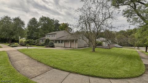 4 Vernon Ct, Wayne, NJ 07470 photo 3