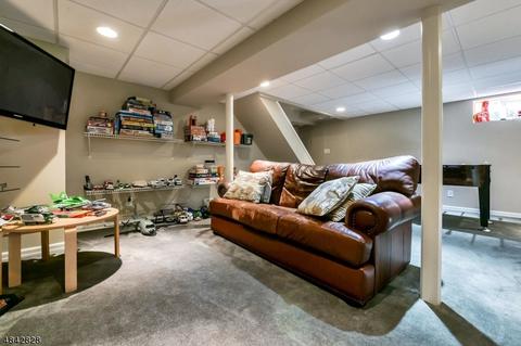492 Pines Lake Dr, Wayne, NJ 07470 photo 20