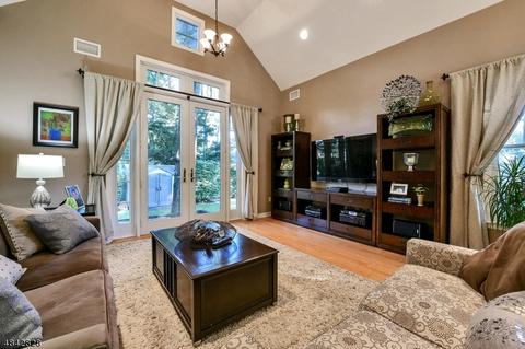 492 Pines Lake Dr, Wayne, NJ 07470 photo 15
