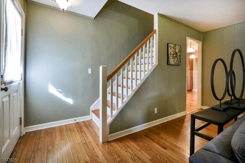 492 Pines Lake Dr, Wayne, NJ 07470 photo 2