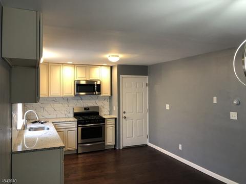 530 E 6th St, Plainfield, NJ 07060 photo 4
