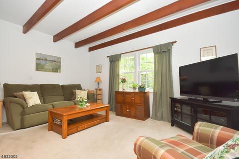 40 Hillside Ter, Wayne, NJ 07470 photo 4