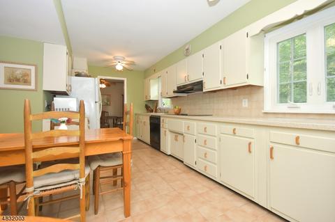 40 Hillside Ter, Wayne, NJ 07470 photo 8