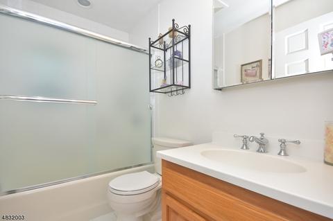 40 Hillside Ter, Wayne, NJ 07470 photo 12