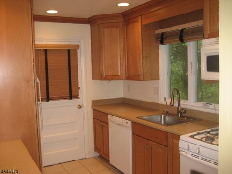 164 Willow Ave Ext, North Plainfield, NJ 07063 photo 5