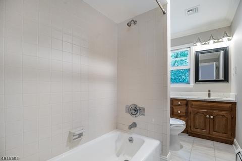 21 Almroth Dr, Wayne, NJ 07470 photo 15
