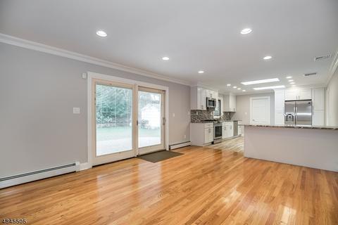 21 Almroth Dr, Wayne, NJ 07470 photo 10