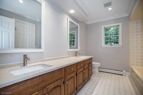 21 Almroth Dr, Wayne, NJ 07470 photo 16
