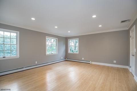 21 Almroth Dr, Wayne, NJ 07470 photo 18