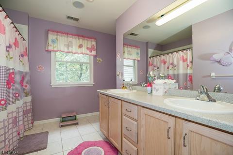 22 Danielle Dr, Wayne, NJ 07470 photo 20