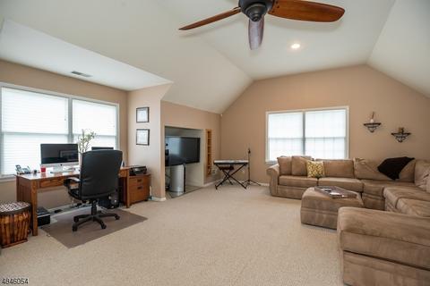 22 Danielle Dr, Wayne, NJ 07470 photo 16