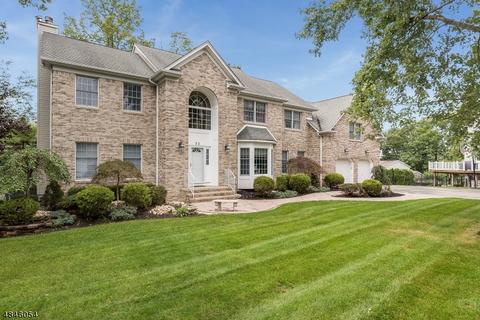 22 Danielle Dr, Wayne, NJ 07470 photo 2