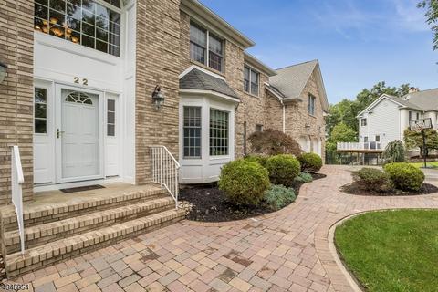 22 Danielle Dr, Wayne, NJ 07470 photo 3