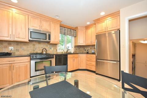 38 Rillo Dr, Wayne, NJ 07470 photo 10