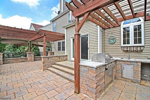 11 Stapleton Ct, Bridgewater, NJ 08807 photo 3