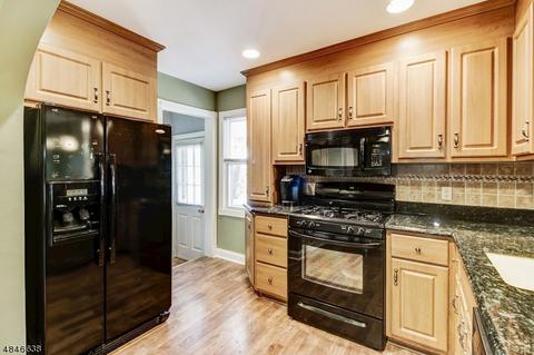 95 Jackson Ave, Wayne, NJ 07470 photo 8