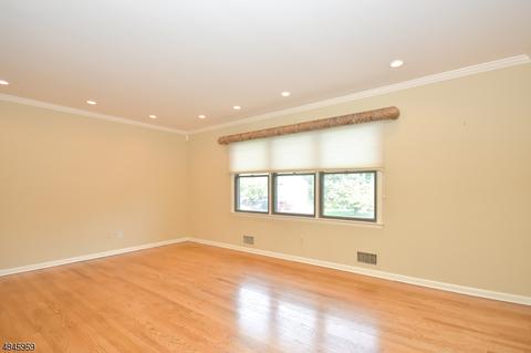 27 Andover Dr, Wayne, NJ 07470 photo 5