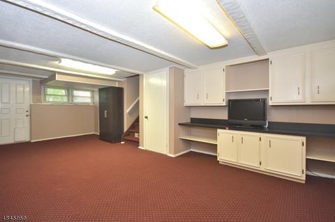 27 Andover Dr, Wayne, NJ 07470 photo 18