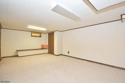27 Andover Dr, Wayne, NJ 07470 photo 21