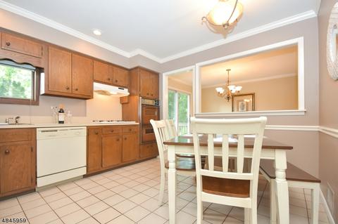 27 Andover Dr, Wayne, NJ 07470 photo 10
