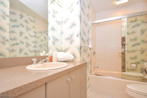 27 Andover Dr, Wayne, NJ 07470 photo 16