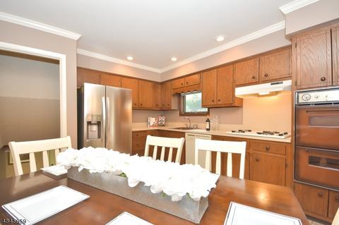 27 Andover Dr, Wayne, NJ 07470 photo 11