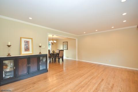27 Andover Dr, Wayne, NJ 07470 photo 4