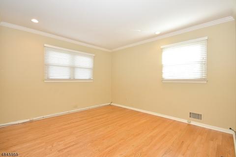 27 Andover Dr, Wayne, NJ 07470 photo 15