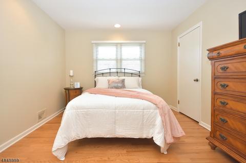 27 Andover Dr, Wayne, NJ 07470 photo 14