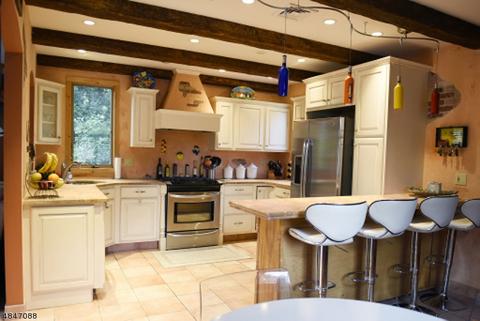 89 Cathedral Ave, Nutley, NJ 07110 photo 3