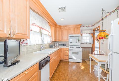 53 Post St, Haledon, NJ 07508 photo 5