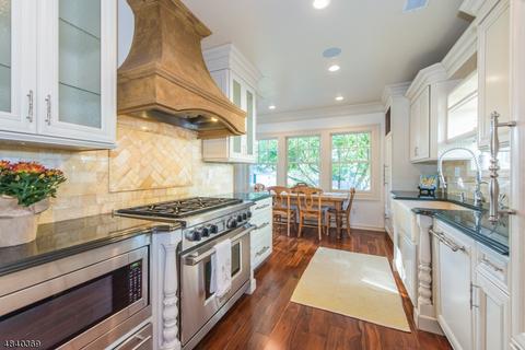 152 Christopher St, Montclair, NJ 07042 photo 4