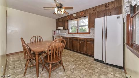 16 Chandler Dr, Wayne, NJ 07470 photo 7
