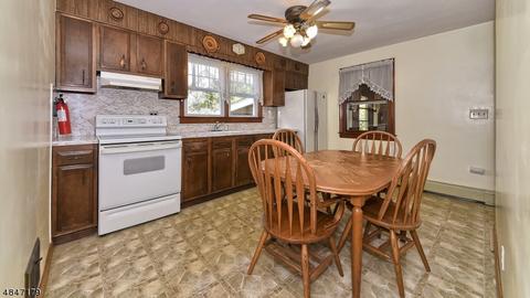 16 Chandler Dr, Wayne, NJ 07470 photo 6