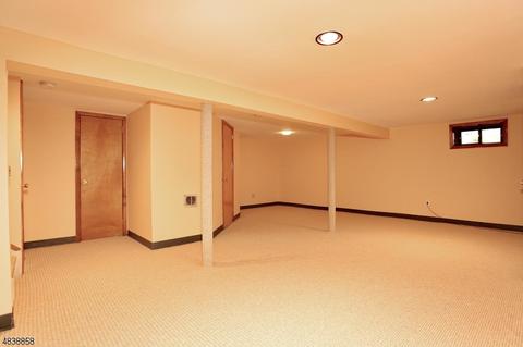 156 Spring Ln, Paramus, NJ 07652 photo 20