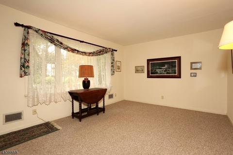 156 Spring Ln, Paramus, NJ 07652 photo 2