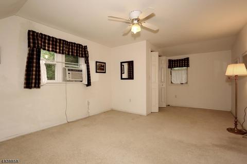 156 Spring Ln, Paramus, NJ 07652 photo 17