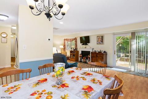 141 Woods Edge Dr, Succasunna, NJ 07876 photo 5
