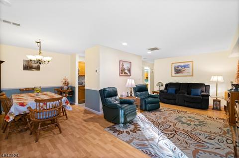 141 Woods Edge Dr, Succasunna, NJ 07876 photo 3