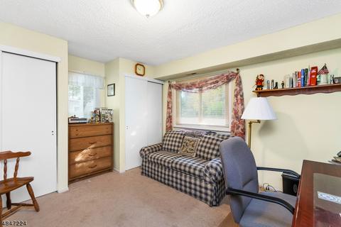 141 Woods Edge Dr, Succasunna, NJ 07876 photo 11