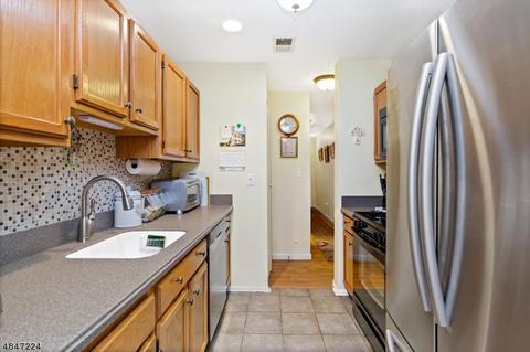 141 Woods Edge Dr, Succasunna, NJ 07876 photo 6