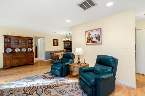 141 Woods Edge Dr, Succasunna, NJ 07876 photo 4