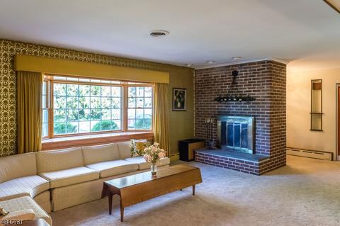 21 Summit Dr, Wayne, NJ 07470 photo 3