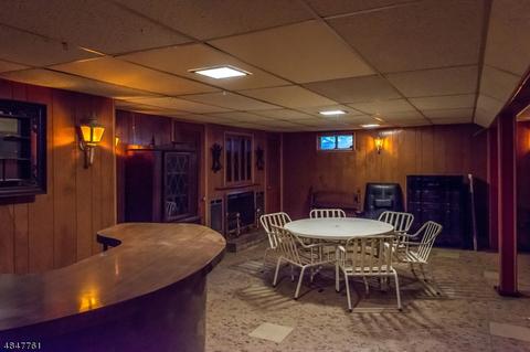 21 Summit Dr, Wayne, NJ 07470 photo 18