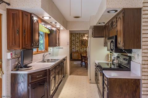 21 Summit Dr, Wayne, NJ 07470 photo 11