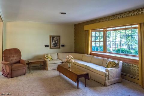 21 Summit Dr, Wayne, NJ 07470 photo 4