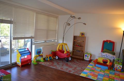 301 Beech St #8C, Hackensack, NJ 07601 photo 4