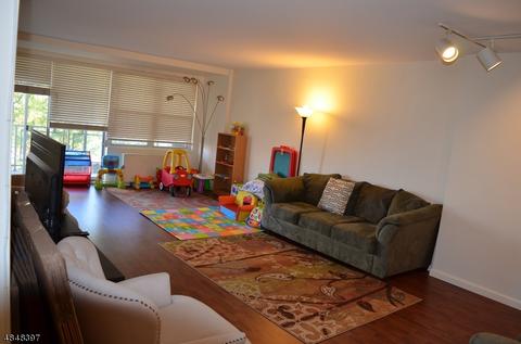 301 Beech St #8C, Hackensack, NJ 07601 photo 2