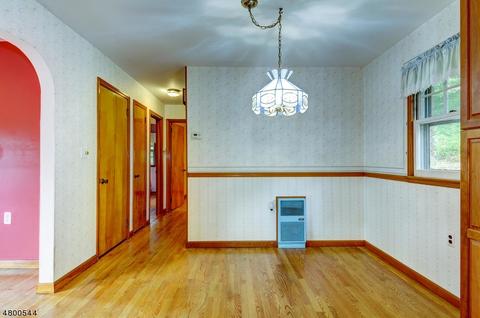 10 Ronnie Rd, Wayne, NJ 07470 photo 5